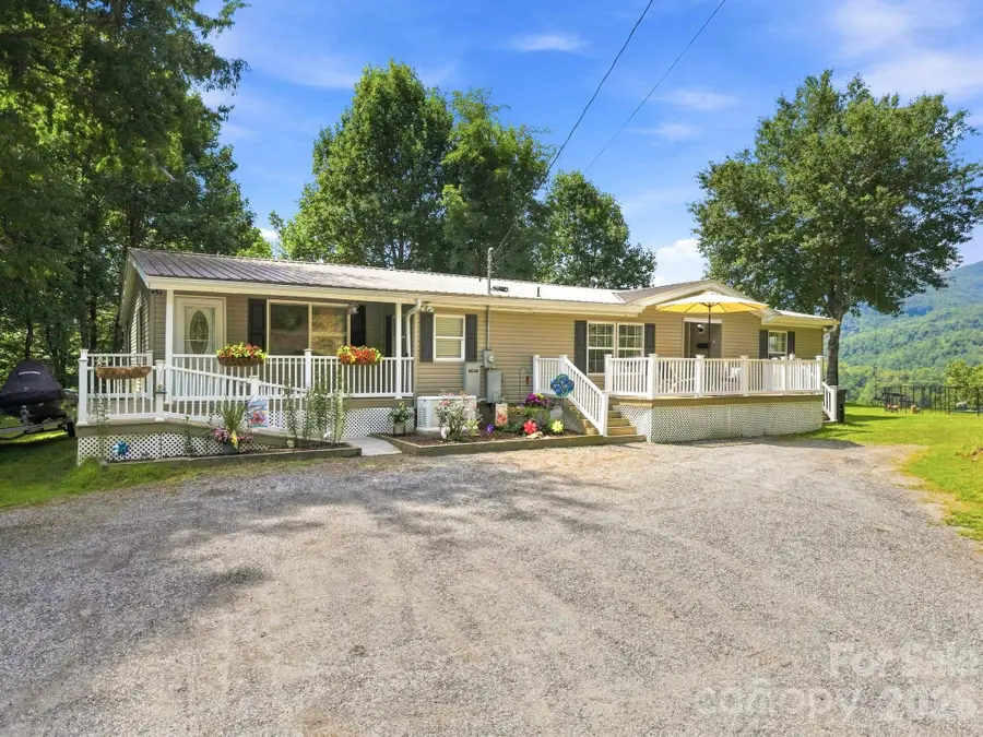 4 Sunset Farms Road, Whittier, NC 28789 - #2