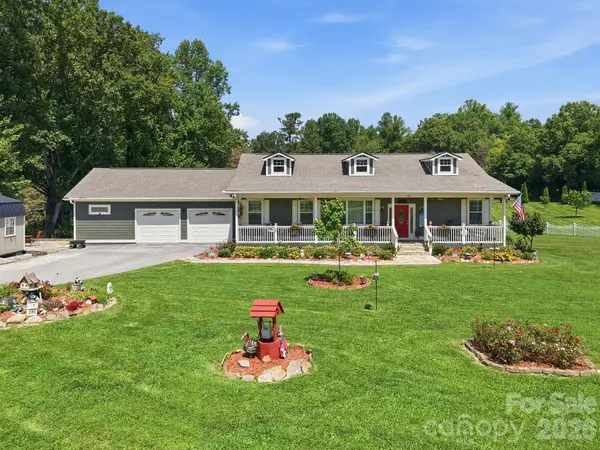 60 Shacoba Lane #1, Hendersonville, NC 28792