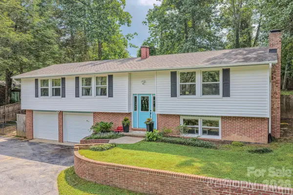 38 Ferenvilla Drive, Hendersonville, NC 28791
