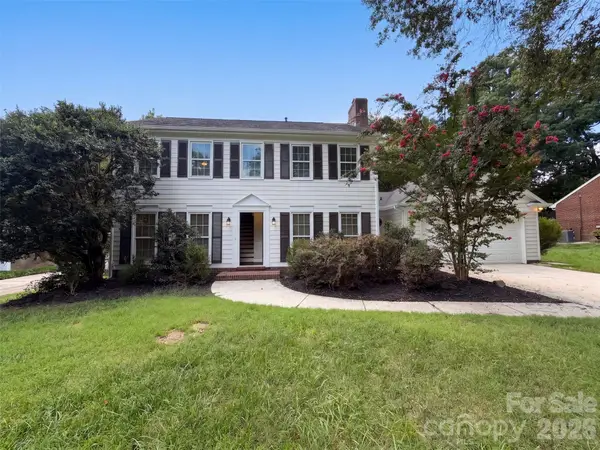 6735 Carmel Hills Drive, Charlotte, NC 28226