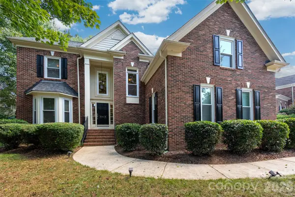 3415 Twelve Oaks Place, Charlotte, NC 28270