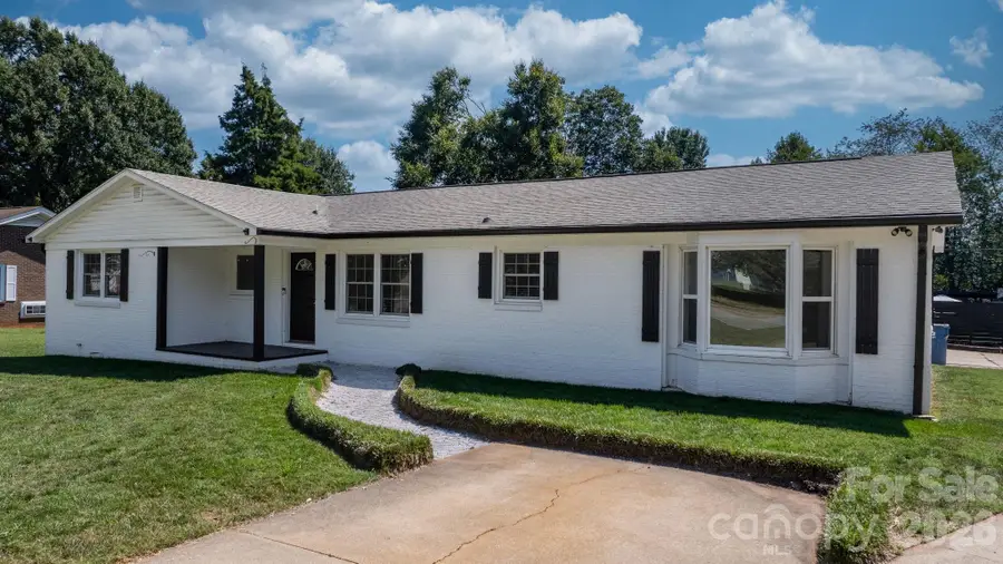 5795 Valley Field Road, Hickory, NC 28602 - #2