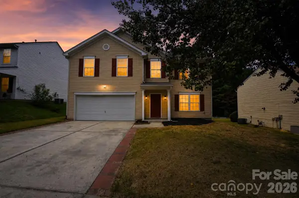 1034 Chalk Hill Lane, Charlotte, NC 28214