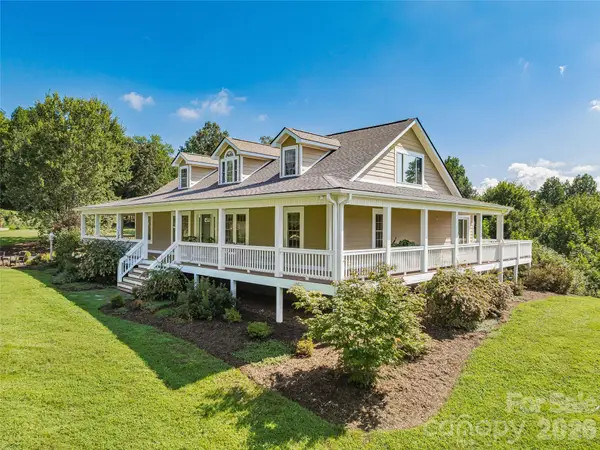 34 Ridge Glen Lane, Leicester, NC 28748