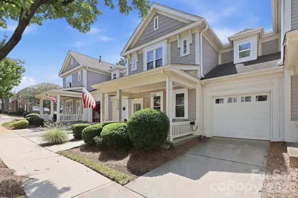 8124 Village Harbor Drive, Cornelius, NC 28031