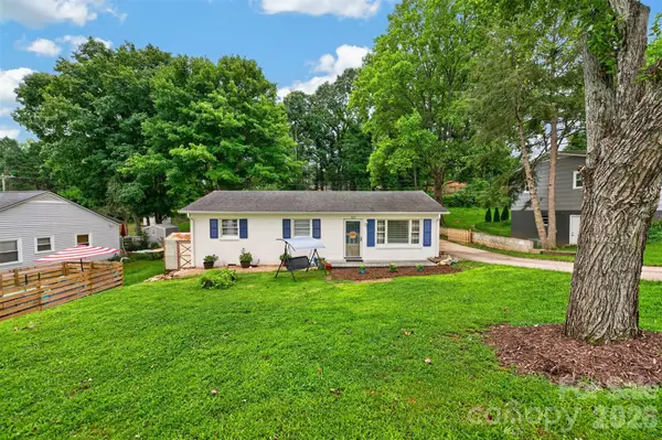 1063 14th Avenue Nw, Hickory, NC 28601