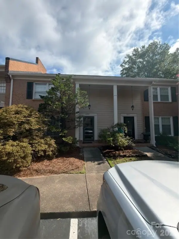 6869 Dumbarton Drive, Charlotte, NC 28210