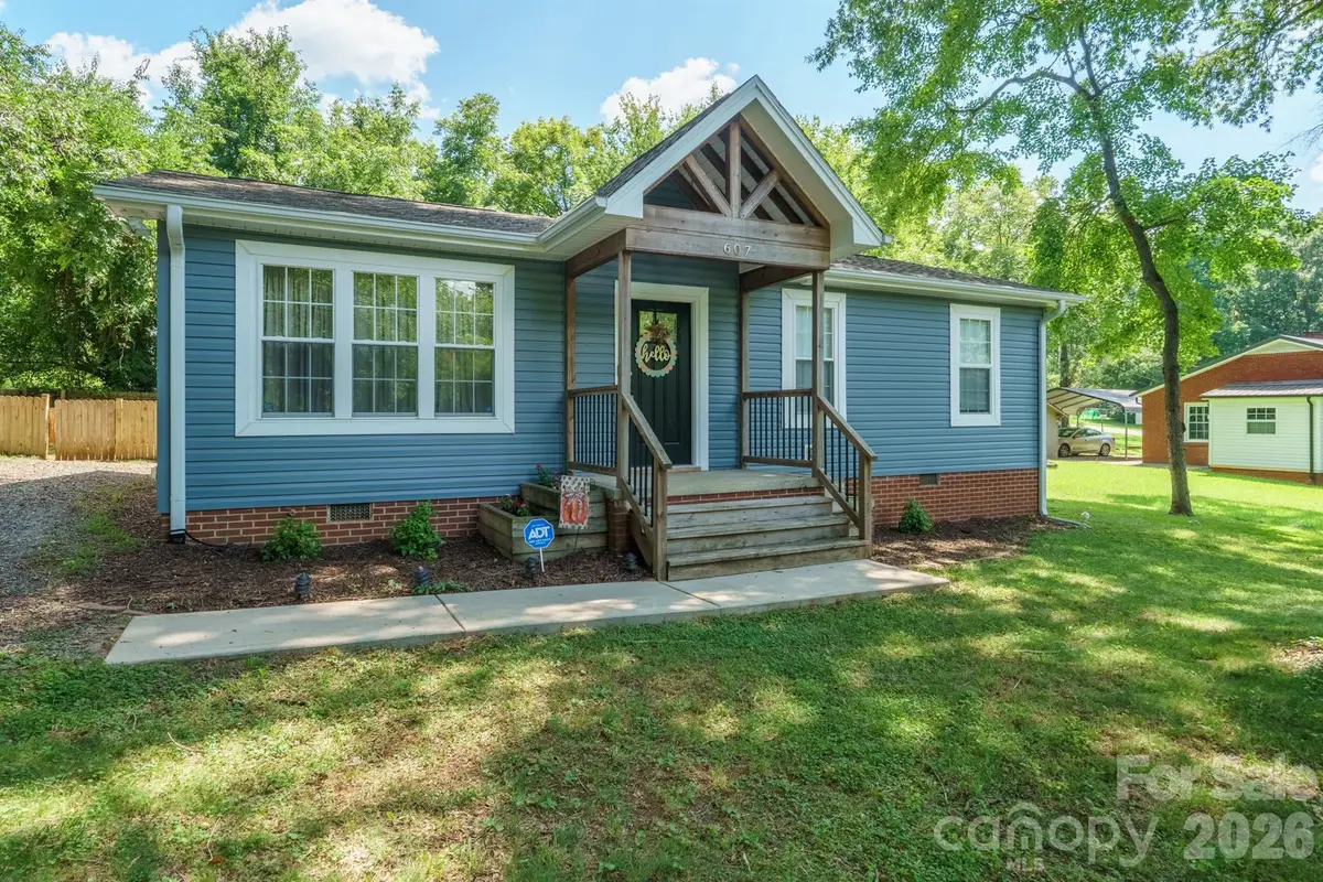 607 E 17th Street, Newton, NC 28658 - #1