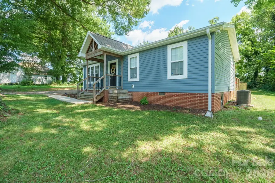 607 E 17th Street, Newton, NC 28658 - #3