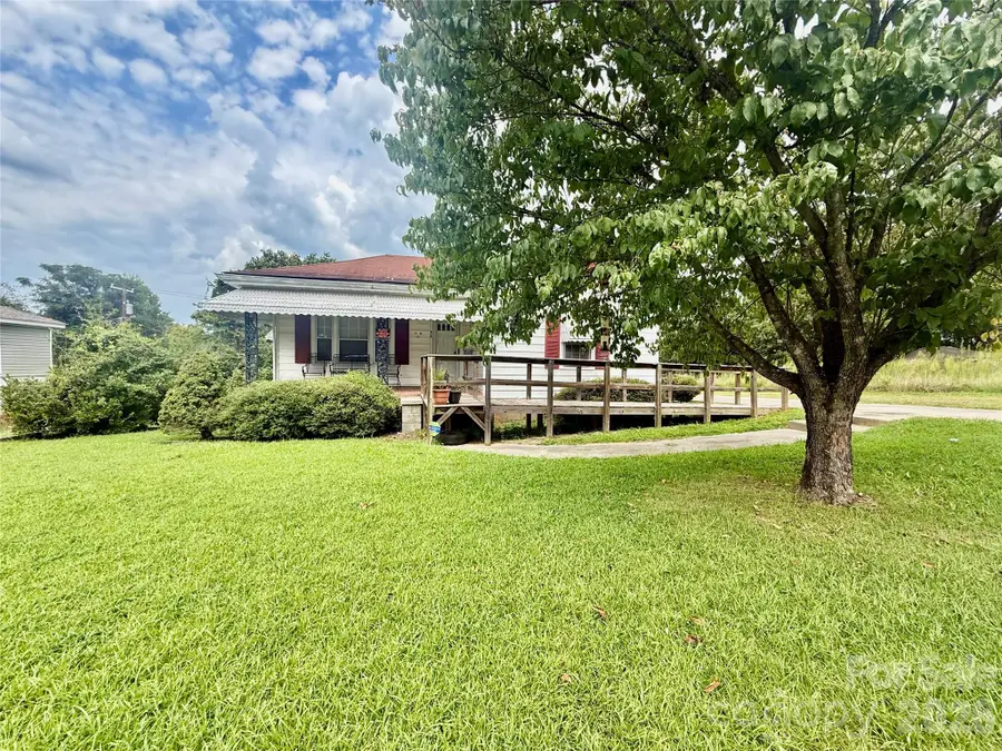 36 Holly Street, Great Falls, SC 29055 - #2