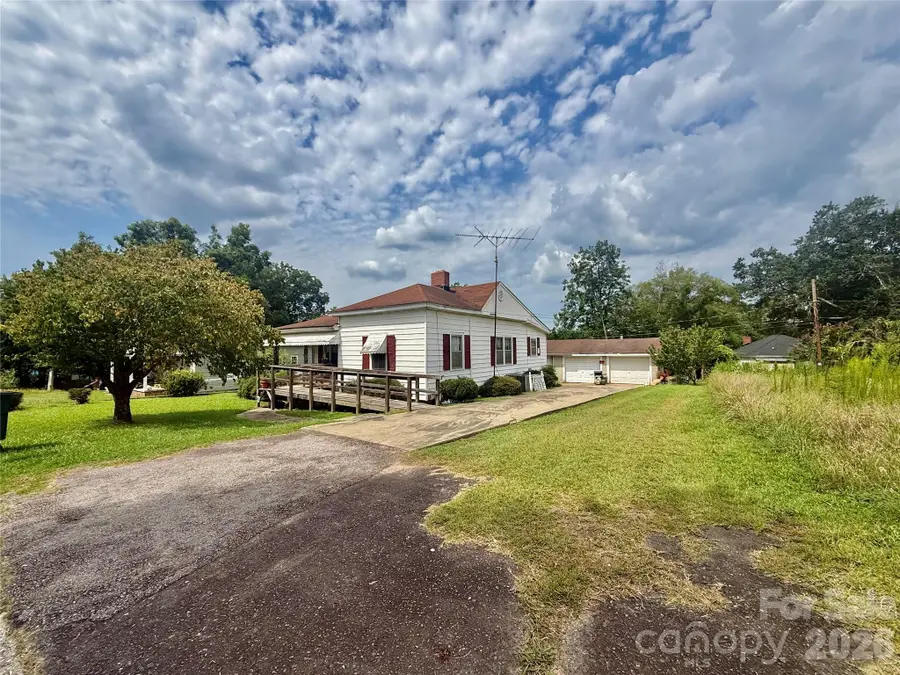 36 Holly Street, Great Falls, SC 29055 - #3