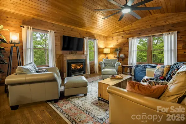 398 Locust Drive, Maggie Valley, NC 28751