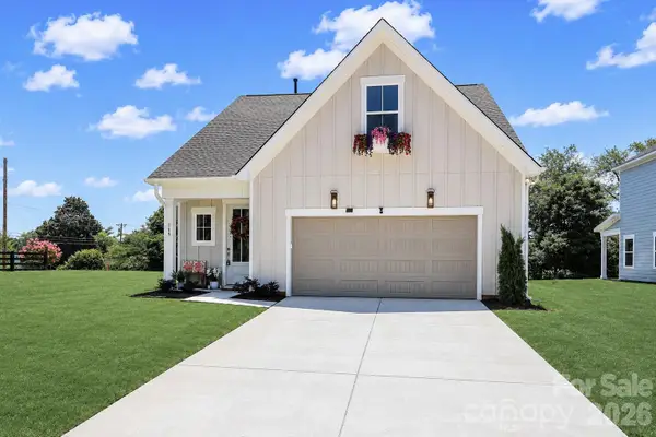 109 Honeycomb Court, Statesville, NC 28625