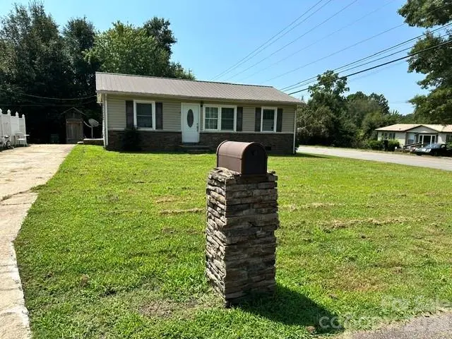 601 E Saunders Avenue, Newton, NC 28658 - #2