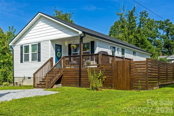 619 Edgewood Avenue, Hendersonville, NC 28792