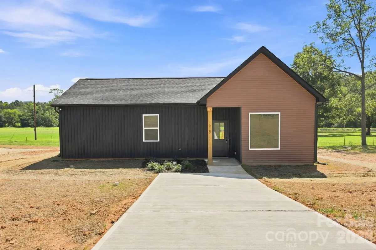 1515 Robin Road, Newton, NC 28658 - #1