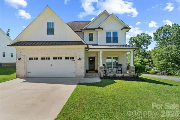 1215 Robinhood Lane, Kannapolis, NC 28081