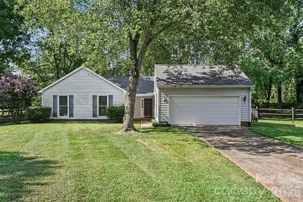 8248 Oakley Lane, Charlotte, NC 28270