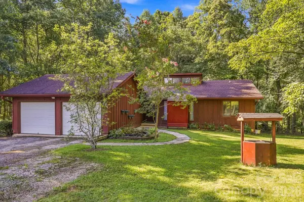 51 Rising Meadow Lane, Mills River, NC 28759