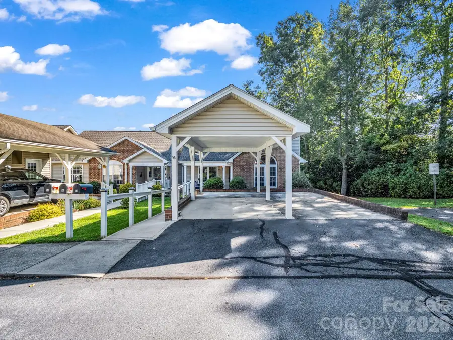 59 S Woodridge View Court, Hendersonville, NC 28791 - #3