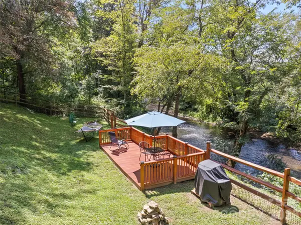 404 Loop Road, Clyde, NC 28721