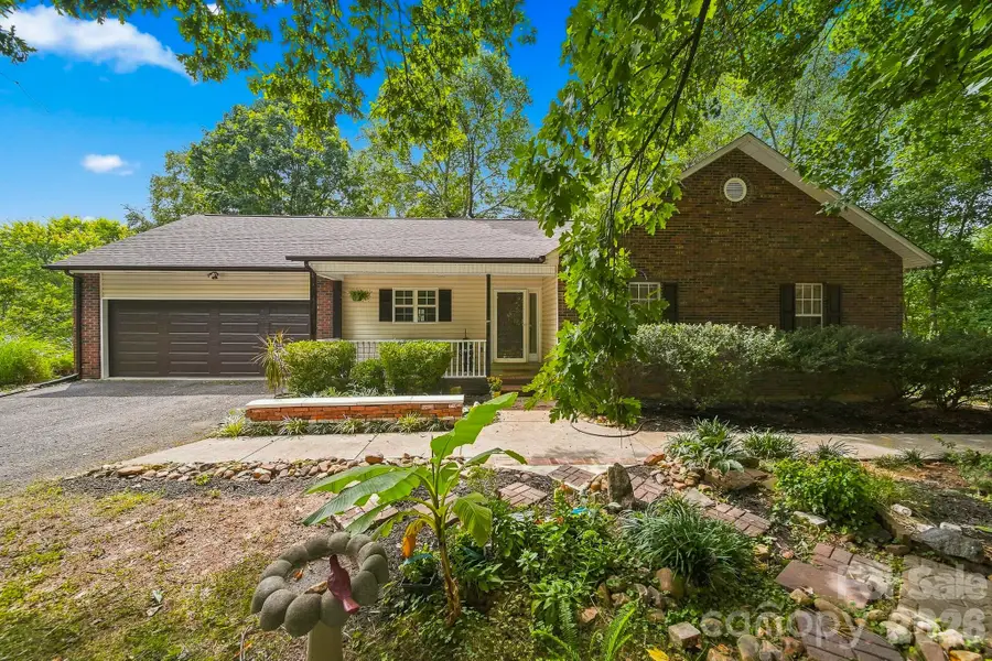220 5th Street Ne, Conover, NC 28613 - #2