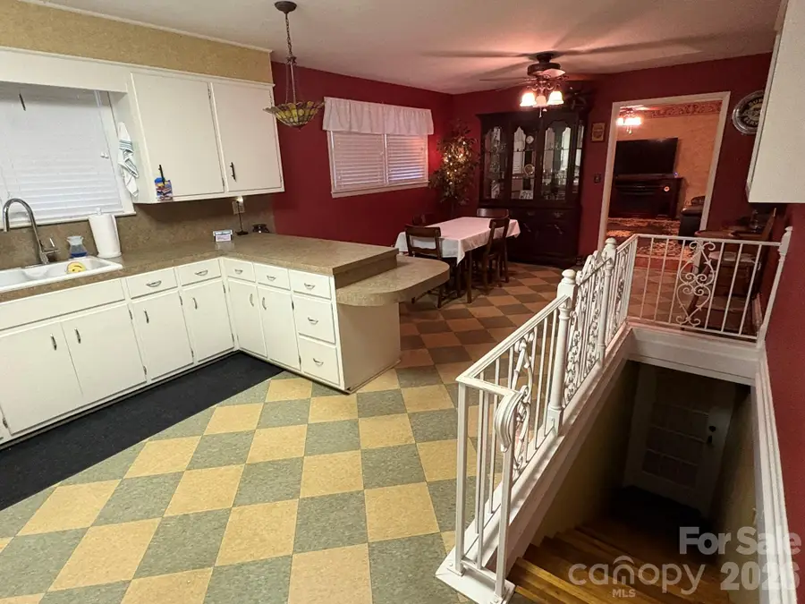 730 Harris Avenue Nw, Valdese, NC 28690 - #3