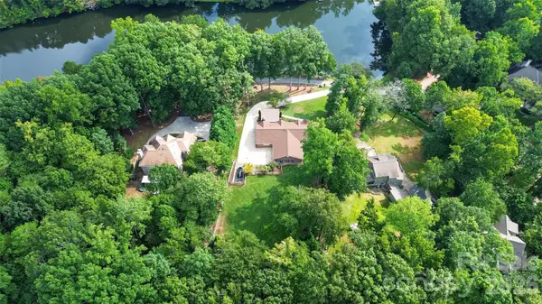 6014 Lake Providence Lane, Charlotte, NC 28277