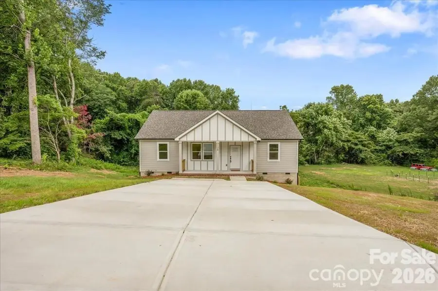 126 Aspen Street, Yadkinville, NC 27055 - #2