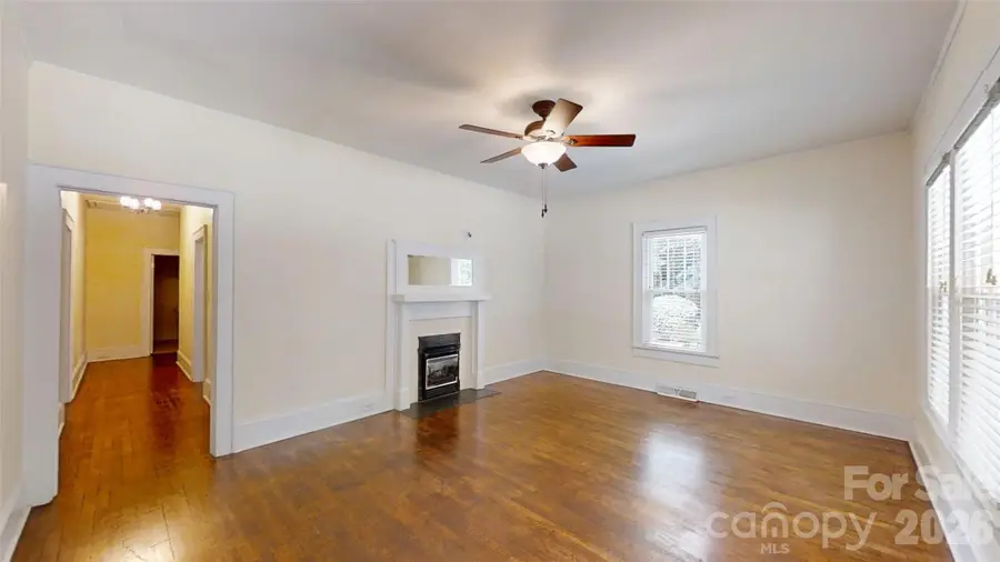 618 S Poplar Street, Lincolnton, NC 28092 - #3