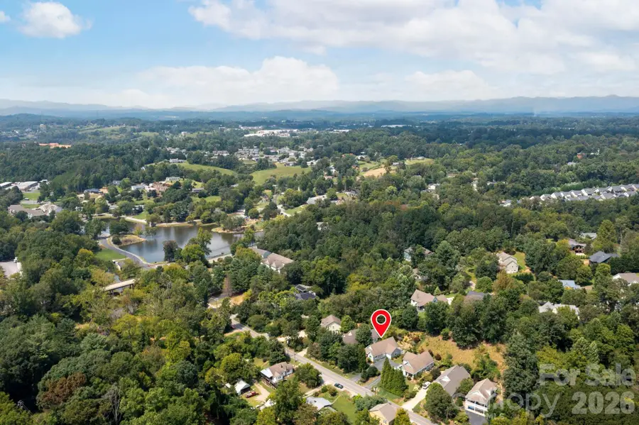22 Banks Town Road, Weaverville, NC 28787 - #2