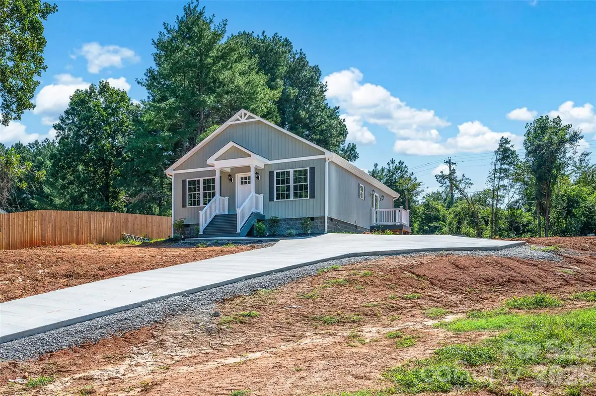 405 Falls Avenue, Granite Falls, NC 28630 - #1