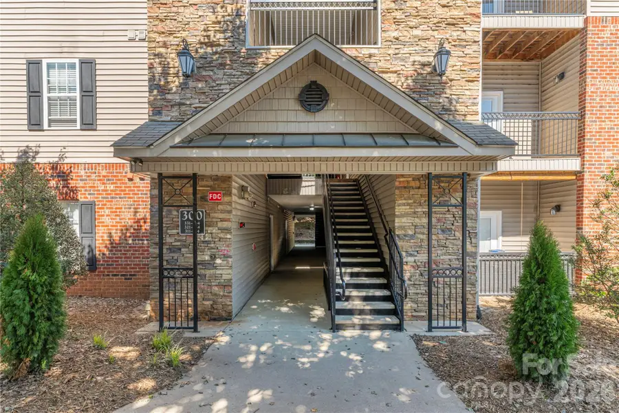 331 Appeldoorn Circle, Asheville, NC 28803 - #3