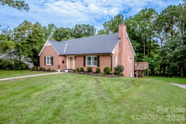 476 Summit Avenue, Statesville, NC 28677