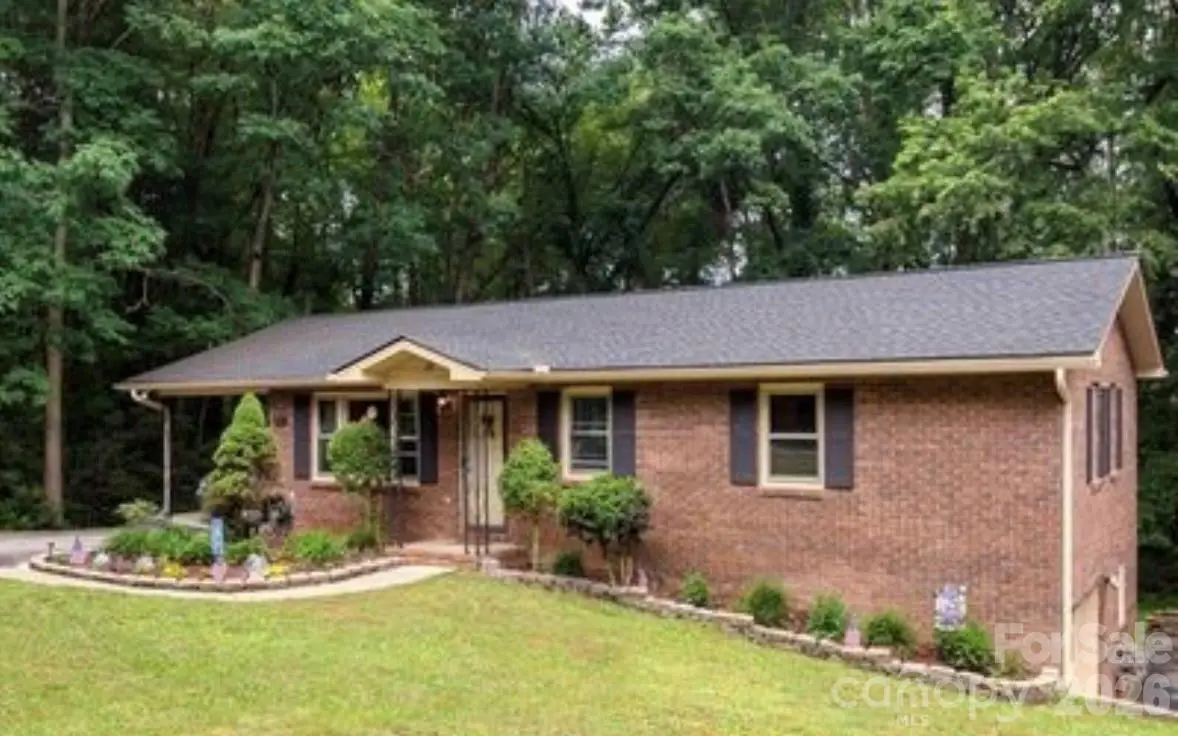 15 Horseshoe Drive, Hendersonville, NC 28791 - #1