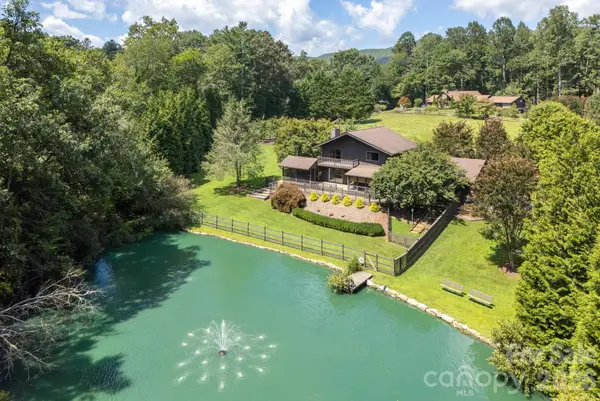 20 Spring Lake Drive, Mills River, NC 28759