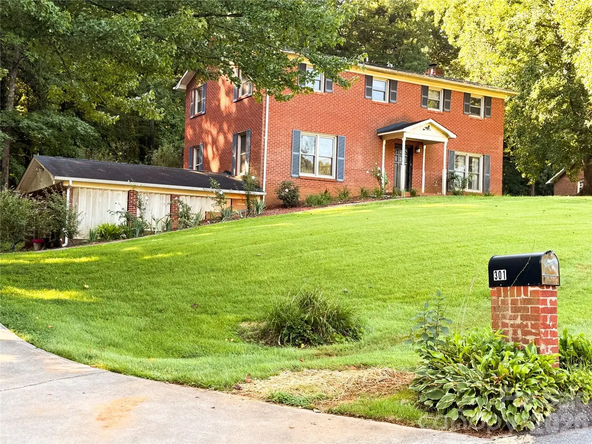 301 Starmount Drive, Statesville, NC 28677 - #1