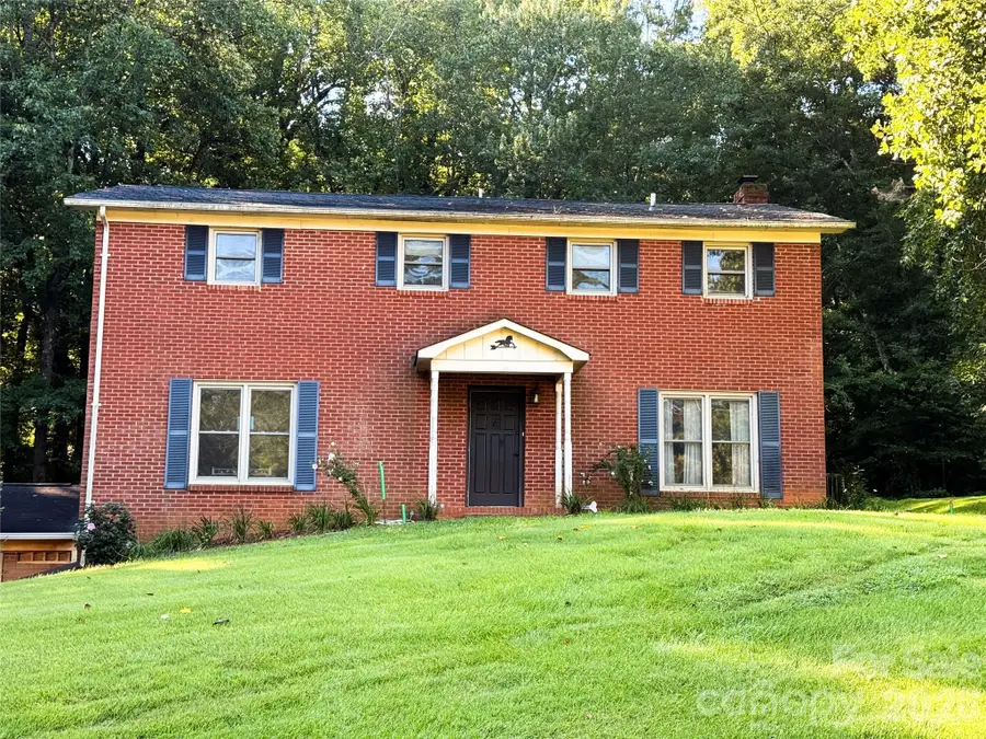 301 Starmount Drive, Statesville, NC 28677 - #3