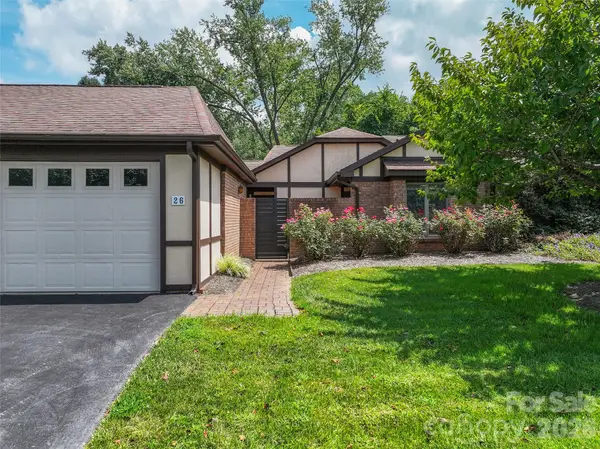 26 Lodge Lane, Waynesville, NC 28786