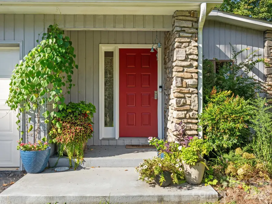 110 Aurora Drive, Asheville, NC 28805 - #2