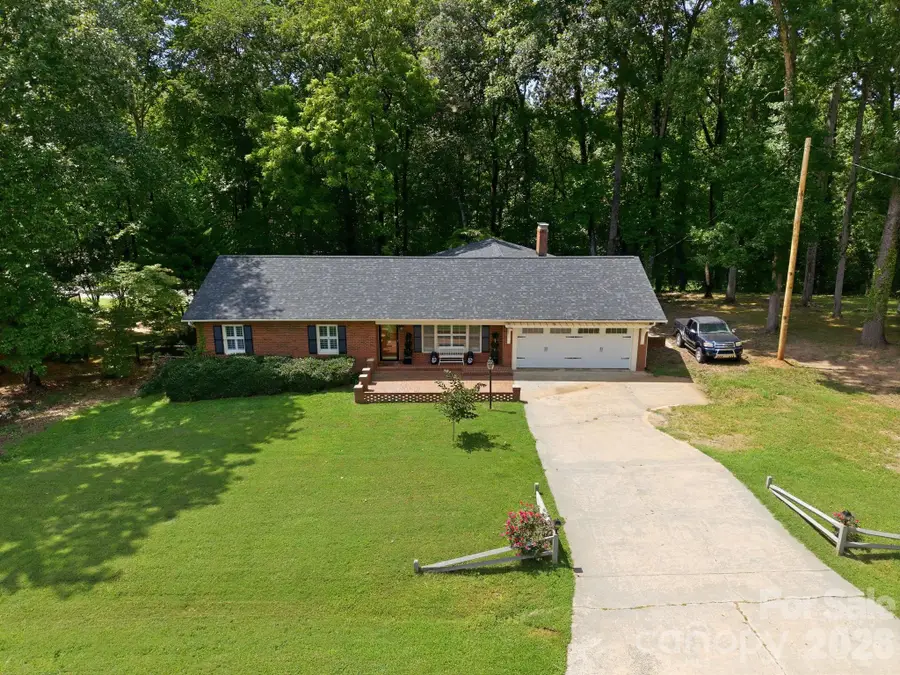 305 Heritage Circle, Statesville, NC 28625 - #2
