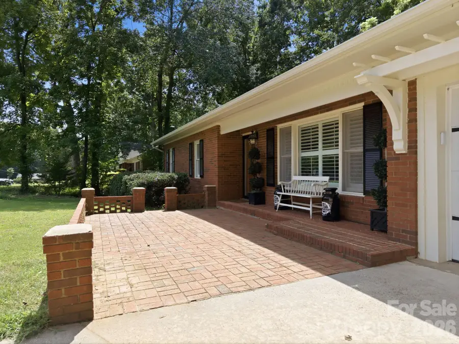 305 Heritage Circle, Statesville, NC 28625 - #3