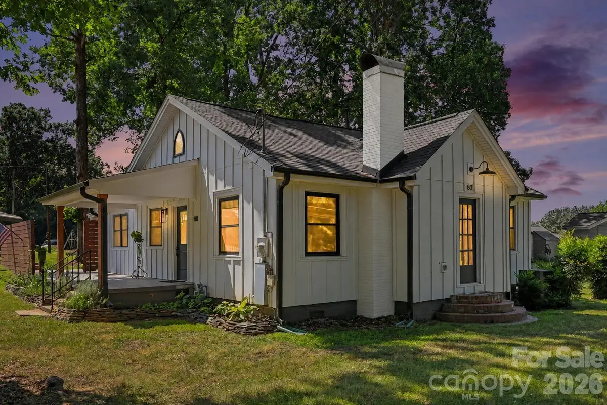 801 W Catawba Avenue, Mount Holly, NC 28120 - #1