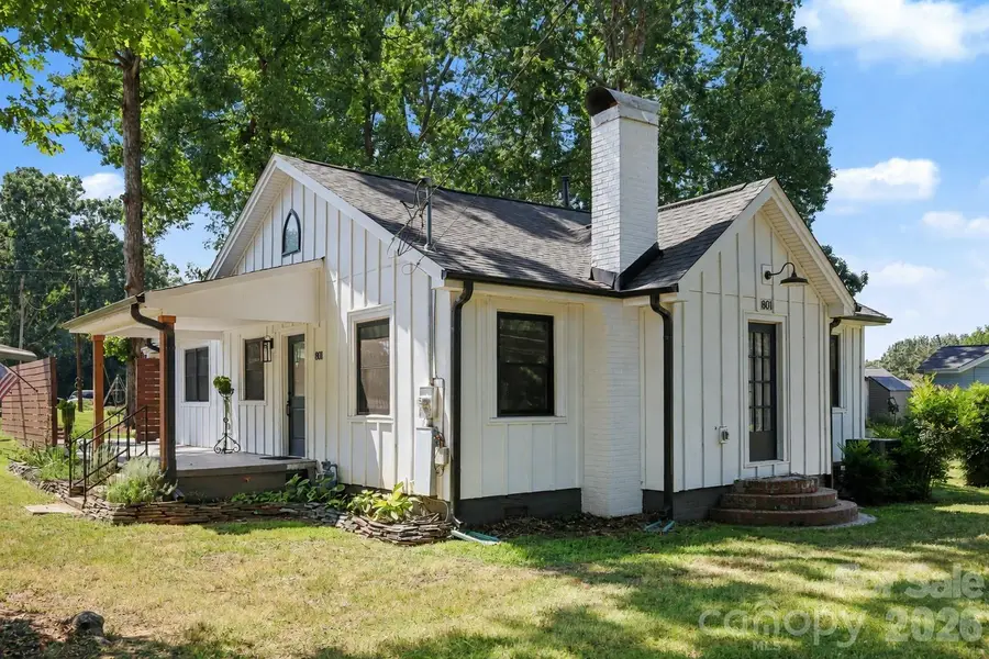 801 W Catawba Avenue, Mount Holly, NC 28120 - #2