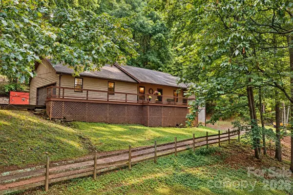 1424 Big Cove Road, Waynesville, NC 28786