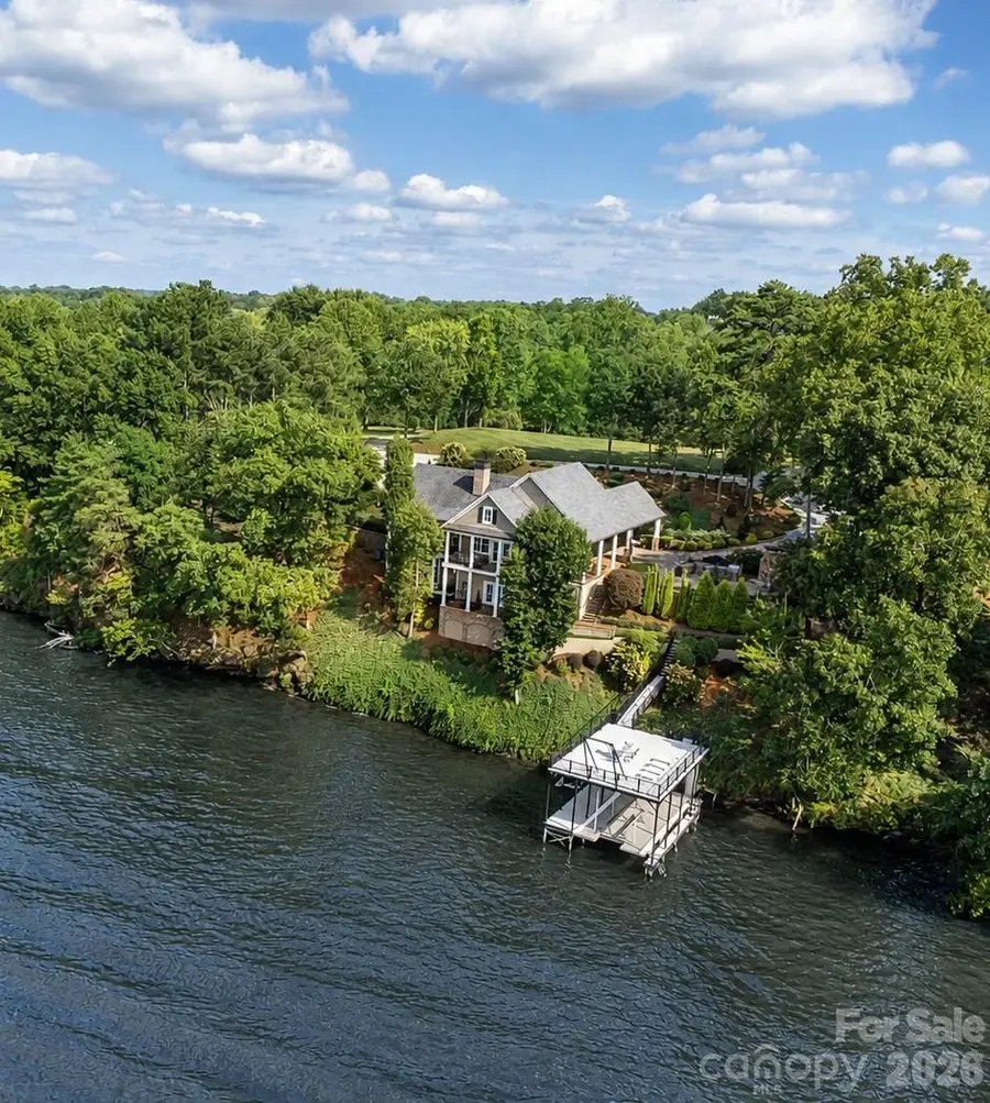 4023 8th Street Court Nw, Hickory, NC 28601 - #3