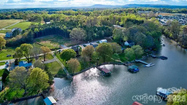 4279 Candlewood Drive, Sherrills Ford, NC 28673