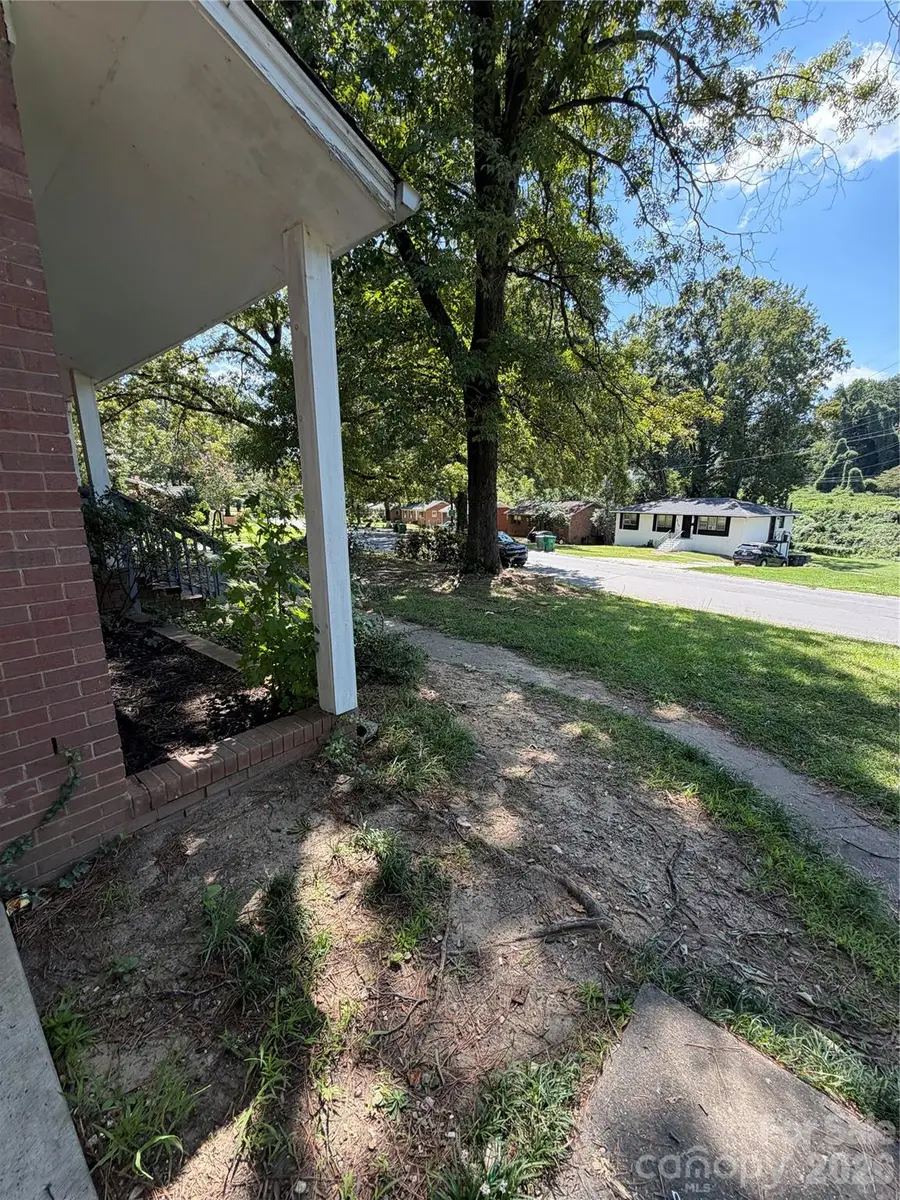 4731 Hidden Valley Road, Charlotte, NC 28213 - #3