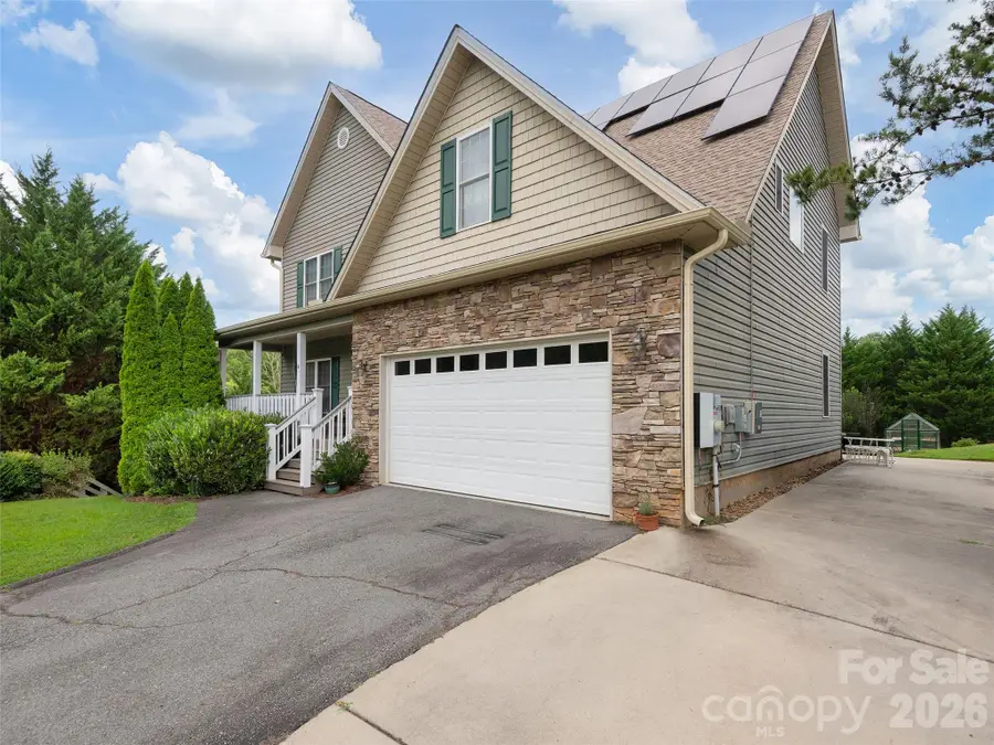 4 Lancaster Lane, Weaverville, NC 28787 - #2