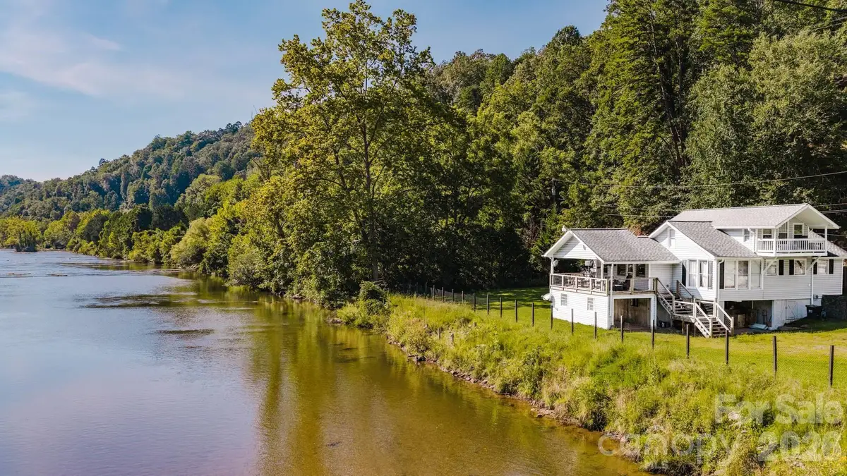 1380 Highway 19a Highway, Whittier, NC 28789 - #1